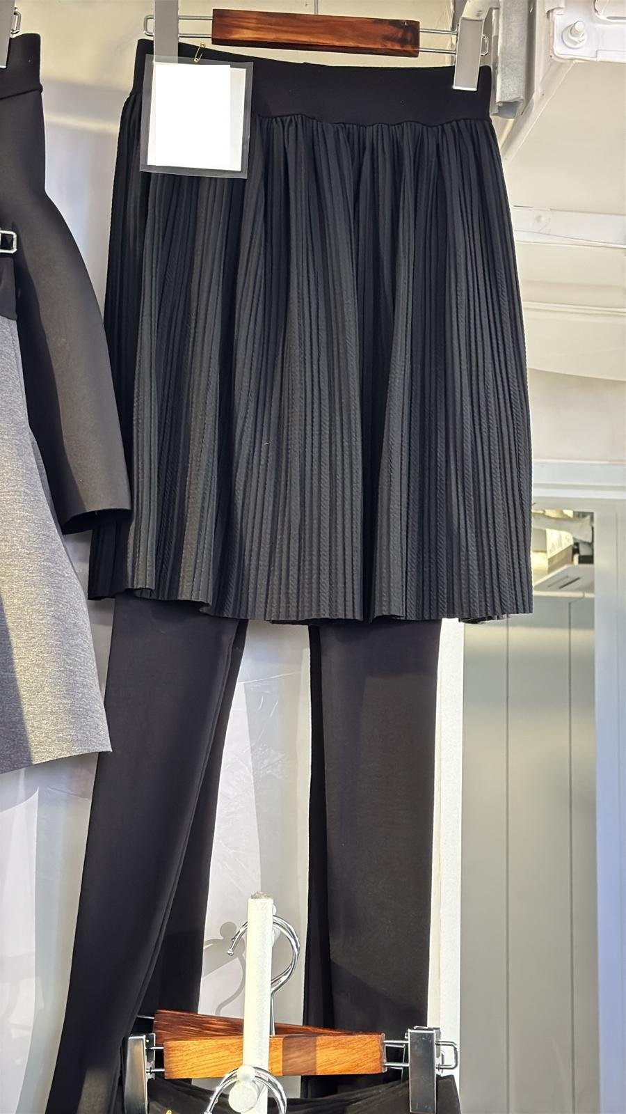 WhatsApp 圖片2025-10-2104.15.06_48f31d73