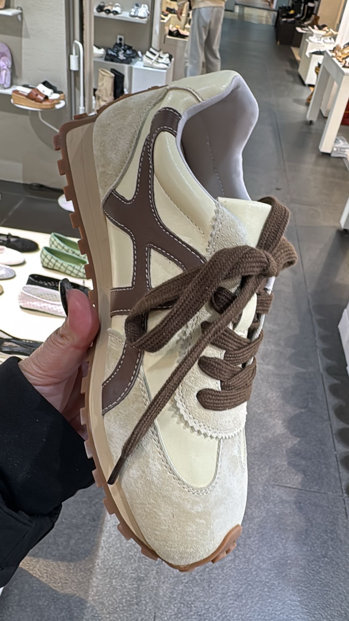 b7374144-a90e-44b3-ad64-a4ad418c0606