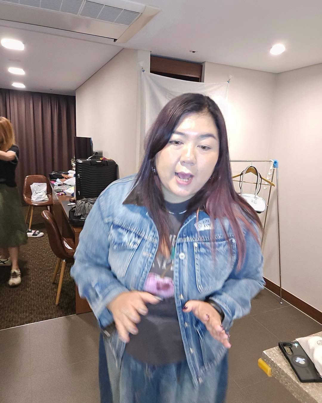 #7293 秋季黑色仿皮領藍色洗水牛仔外套 - Image 6