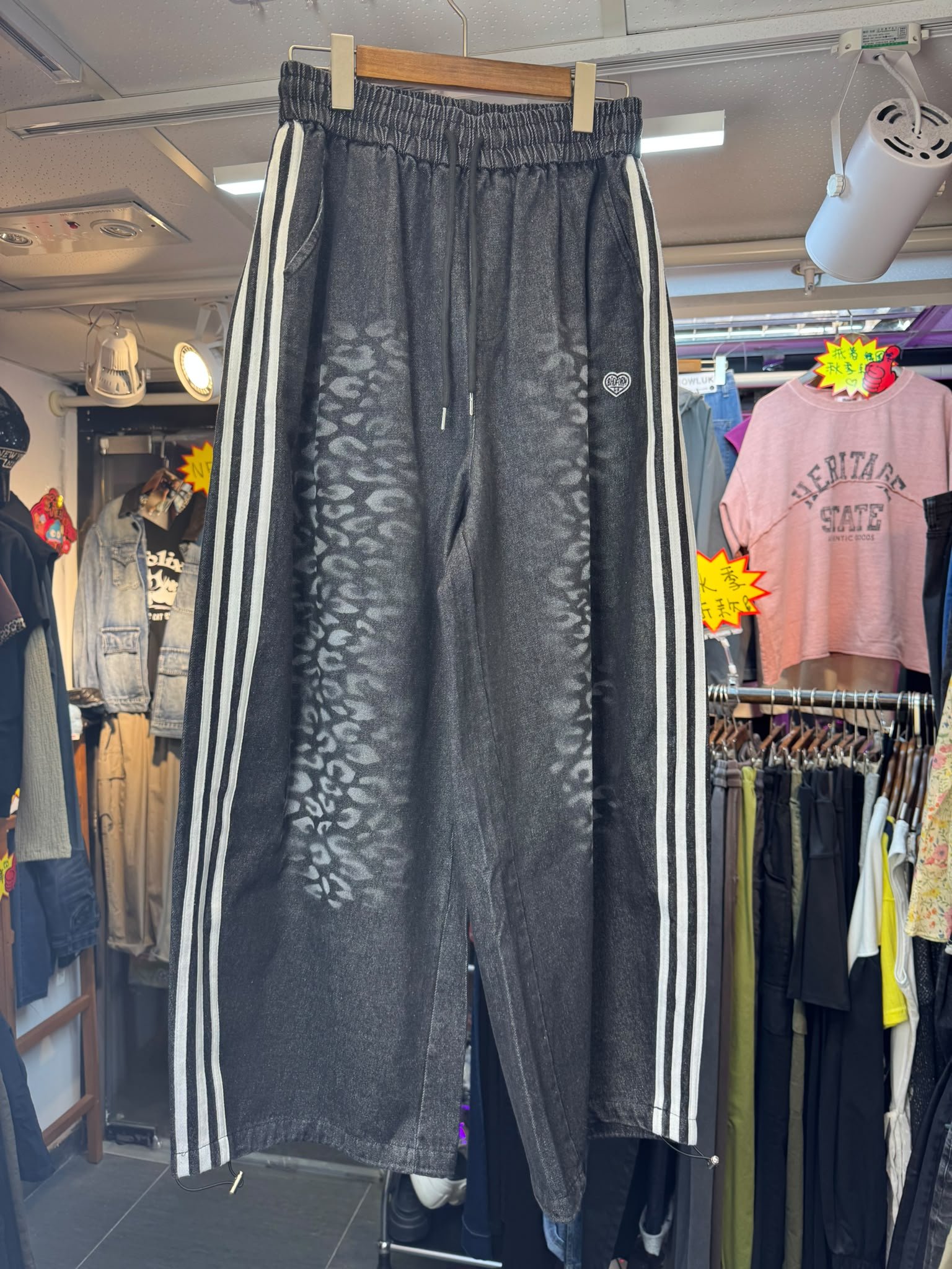 #7345 秋季黑色洗水豹紋噴漆直筒褲 - Image 9